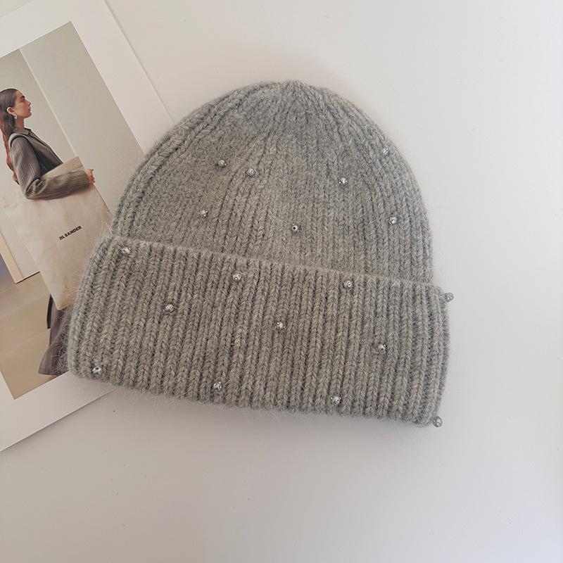 

Новая вязаная шапка из кроличьего пуха с жемчугом, женская зимняя уличная теплая модная шапка с защитой ушей, шерстяная шапка ONE SIZE