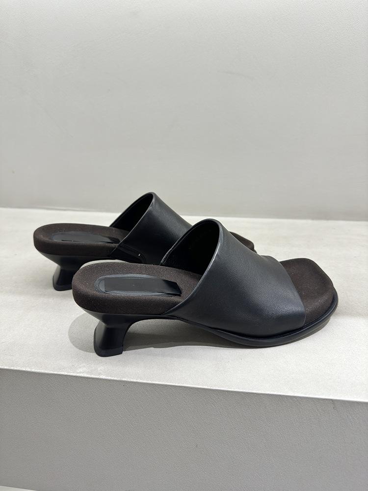 Soft glutinous French women's slippers 2025 summer new soft leather kitten and high-heeled sandals versatile one-word drag