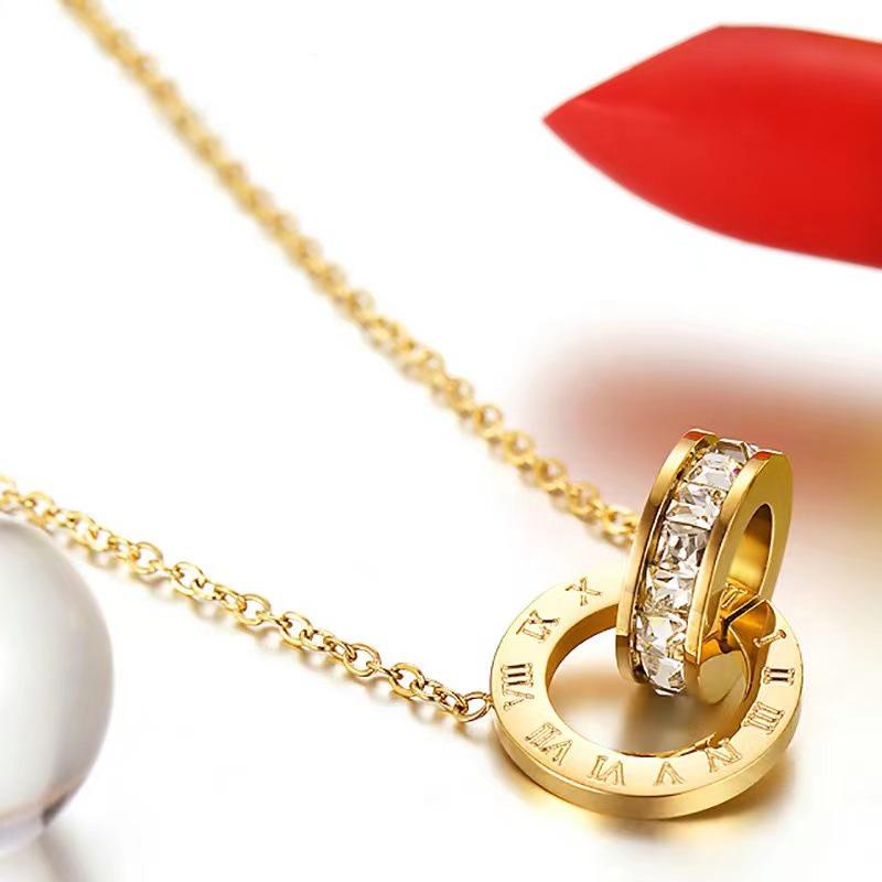 Elegant Colorfast 18K Rose Gold Necklace with Swan & Four-Leaf Clover Charm
