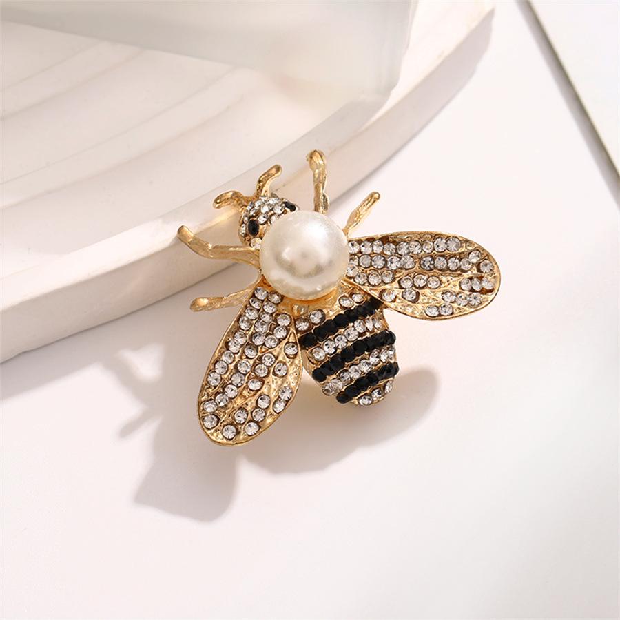 Charming Rhinestone Pearl Bee Brooch - Elegant Insect Pin Corsage Accessory