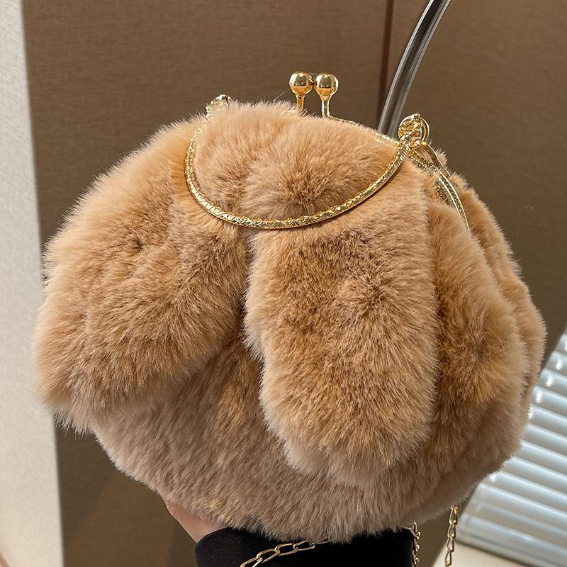 Plush Bag Women's 2025 Autumn New Niche Foreign Style Chain Messenger Bag Women's Hand Fluffy Small Round Bag