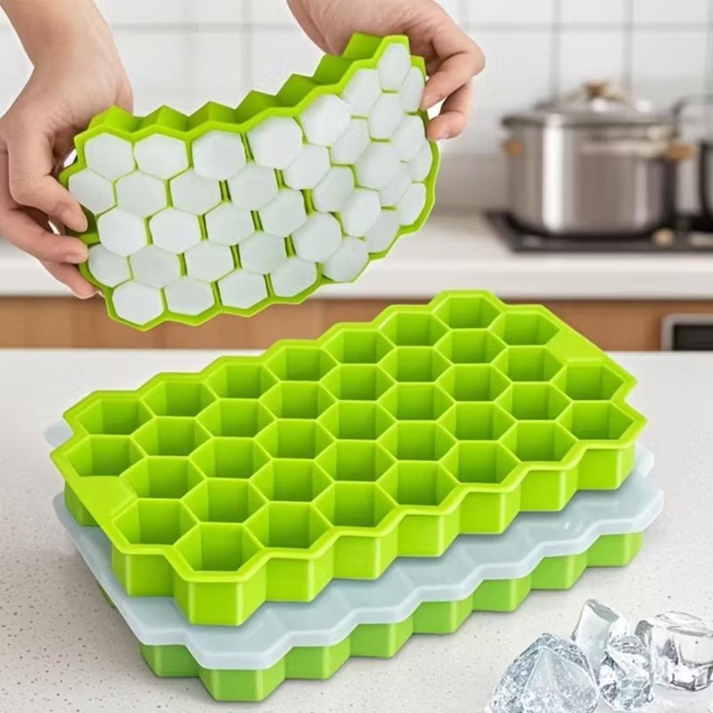 Thickened 37 Hole Honeycomb Ice Tray with Lid, Essential for Holiday Drinks and Frozen Desserts, Ice Mold, Refrigerator Ice Storage