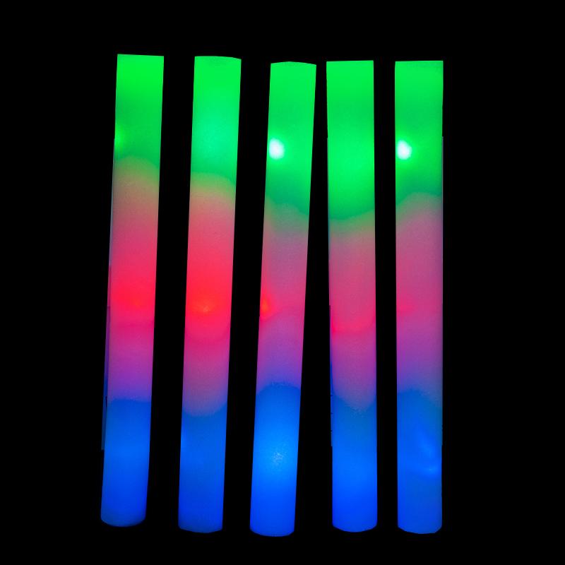 30 Pezzi Bastoncini Luminosi in Schiuma LED RGB all'Ingrosso Bastoncini Luminosi Colorati Tubo per Tifo Buio Luce Forniture per Feste di Compleanno Matrimonio