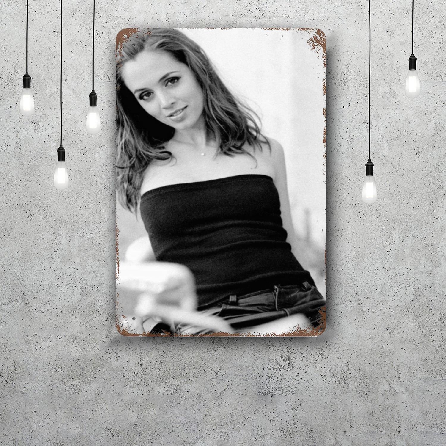 

eliza dushku Retro Vintage Tin Sign Poster Decorative Plaque Metal Plate Wall Decor 20x30cm（7.8x11.8inch）