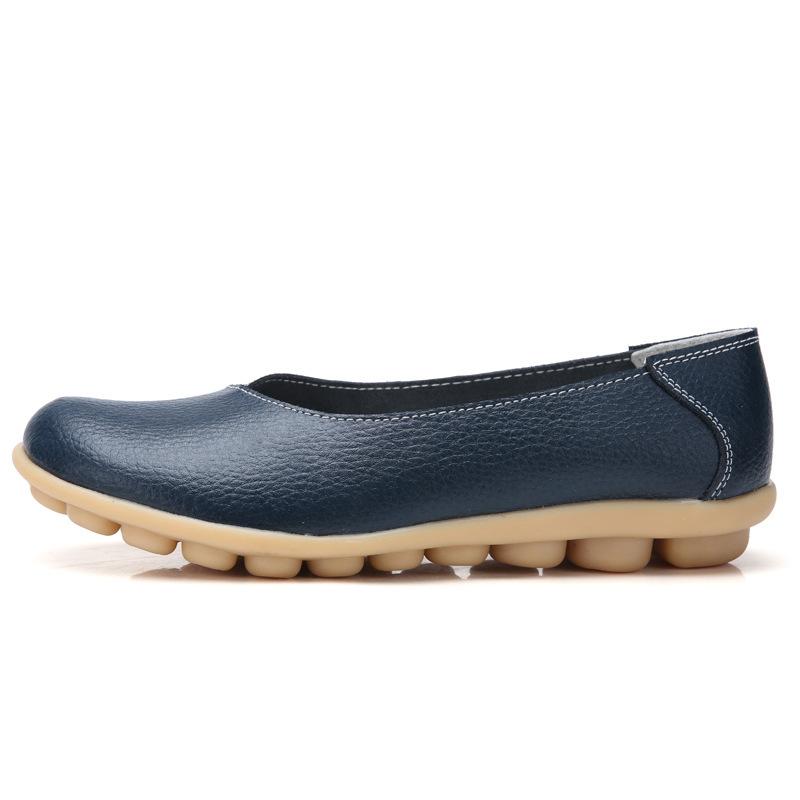 Autumn and winter cowhide Doudou shoes women's large size mother shoes flat-soled maternity shoes beef tendon soft sole 35-44