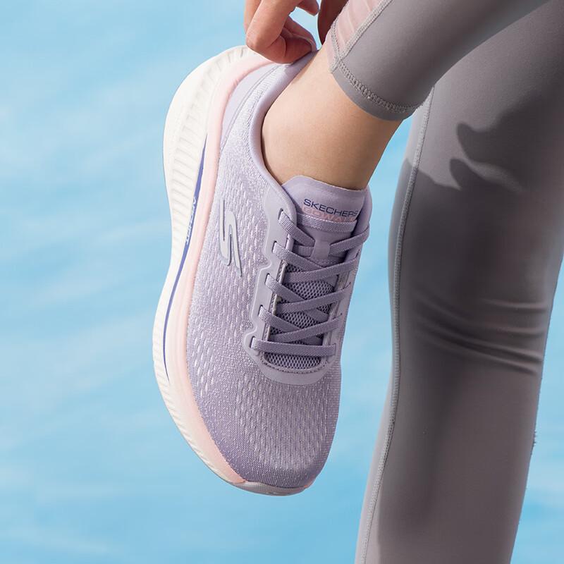 Skechers Women's 125581-LAV Lifestyle Walking Shoes