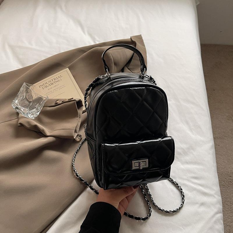 2025 Summer This Year Popular Fashion Small Fragrant Texture Portable Small Backpack Diamond Chain Daily Backpack
