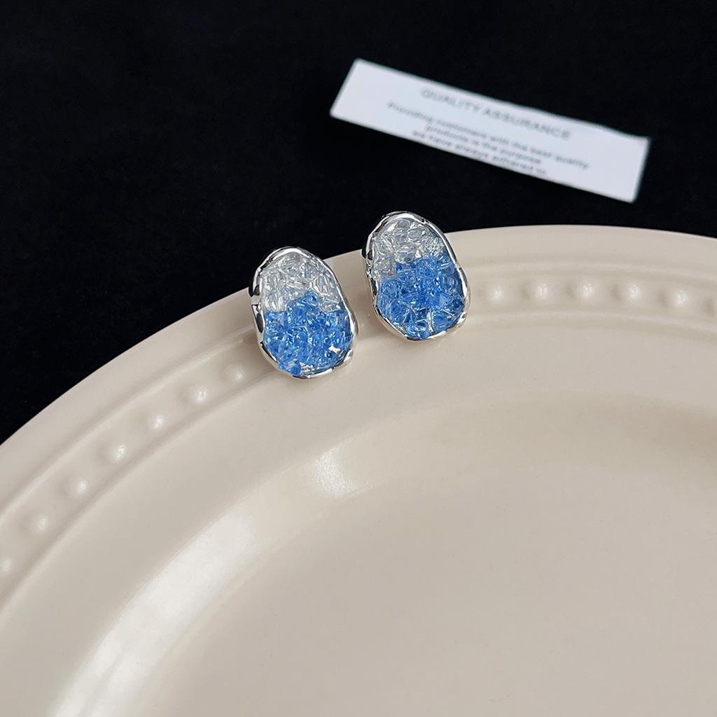 Maillard Coffee Color Amber Earrings Women's Autumn and Winter High-end Commuter Style Earrings Light Luxury Niche Design Earrings