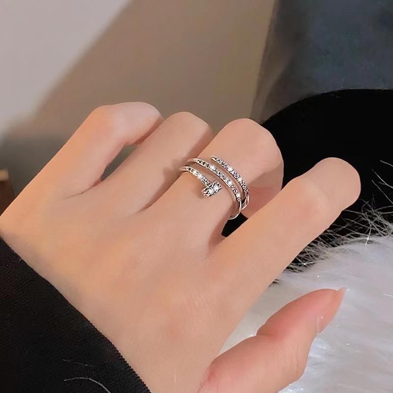 Exquisite Spiral Nail Ring: Trendy, Open-Ended, and Fashionable. Perfect for Index Finger.