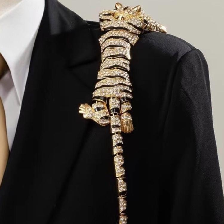 Unique Designs Evening Brooch Jewelry Luxurious Rhinestones Tigers Brooch Adornment for Social Event and Daily Wear