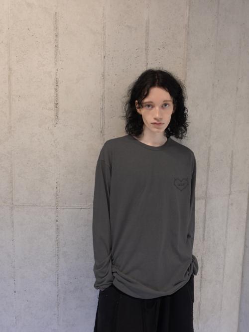 AZENDER Pigment Agenda Long Sleeve T-Shirt Charcoal