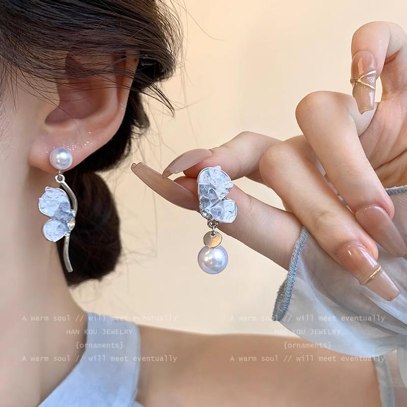 Unique 925 Silver Butterfly Zircon Pearl Stud Earrings for Women - High-End Fashion Jewelry