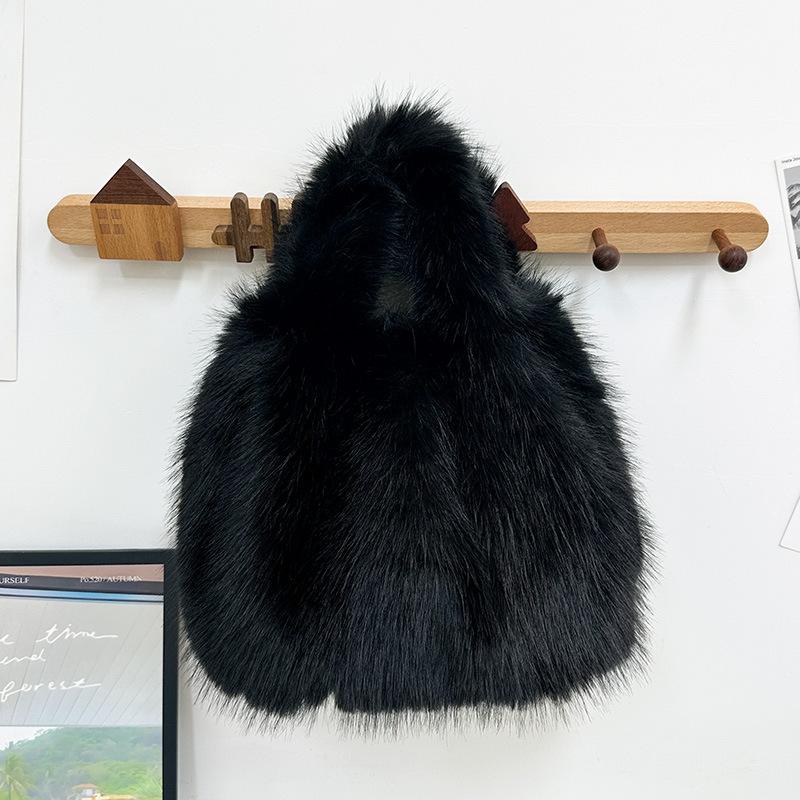 Wrist Bag New Handheld Fur Bag Autumn and Winter Imitation Fox Hair Bucket Plush Bag Textured Versatile Hand Bag