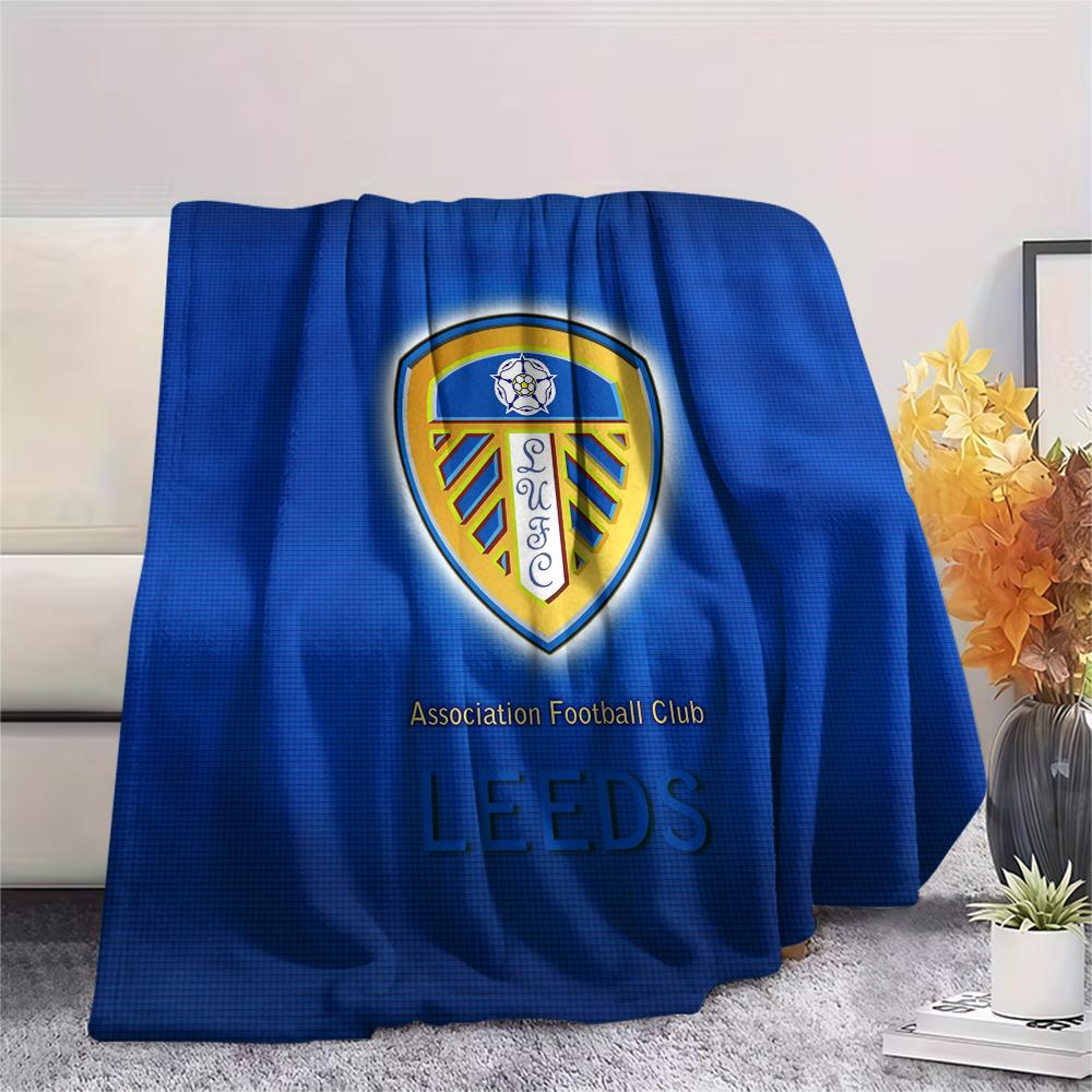 Leeds United, vzorovaná flanelová deka, vysoká kvalita, pohodlná pro všechna roční období, domácí dekorace, teplo a pohodlí, ideální jako dárek.