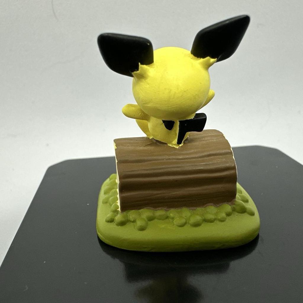 [USED] Pichu figure