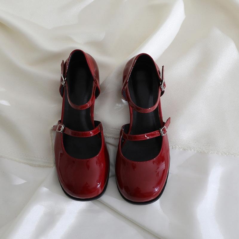 Square head sandals women's summer new fashion buckle retro bag head middle heel Mary Jane small leather shoes