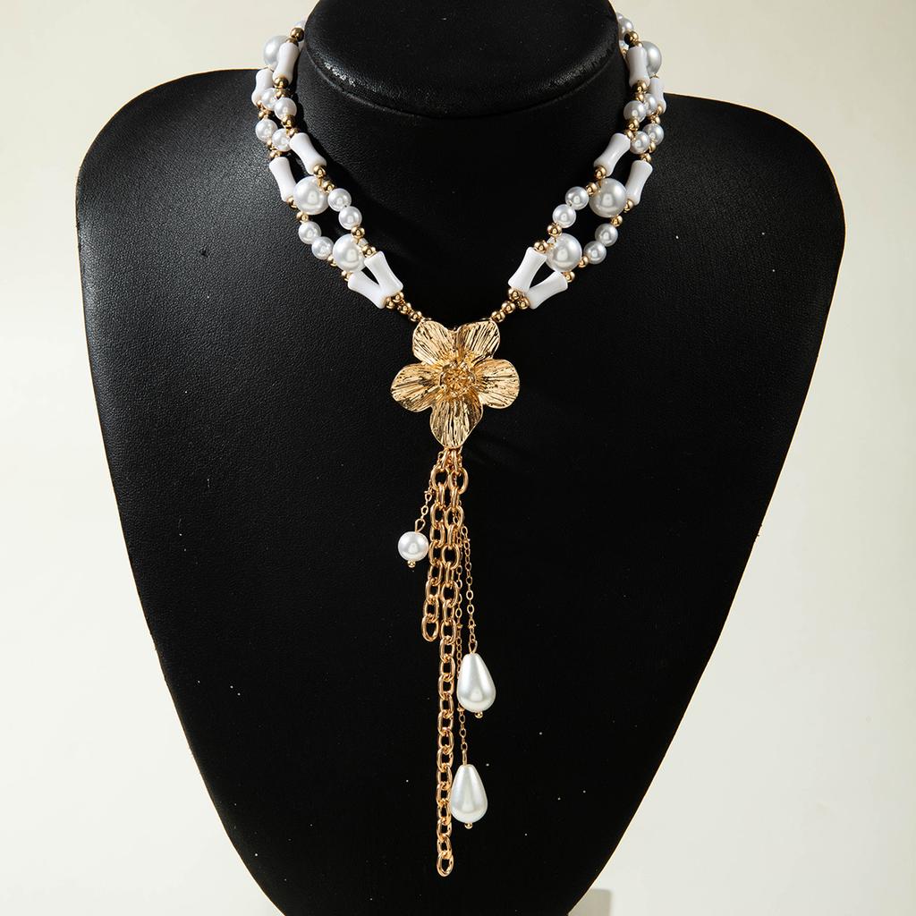 Accessories, alloy flower fringed exaggerated necklace, vintage temperament pearl necklace
