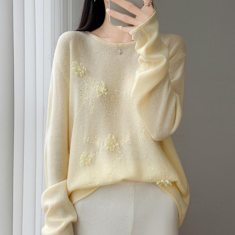 2026 Autumn/Winter Women's Pure Wool Hand-Embroidered Loose Knit Sweater with Round Neck and Long Sleeves