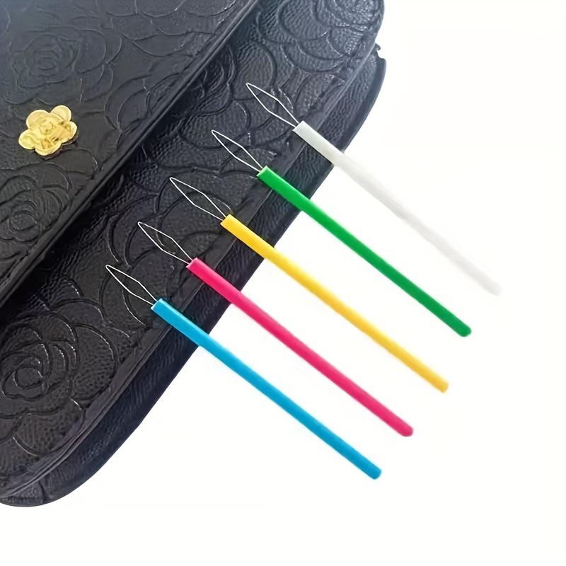 A Set of 5 Plastic Needle Threaders – Sewing Machine Threading Aids, Bead Stringing Tools, DIY Craft Accessories, Easy Threading