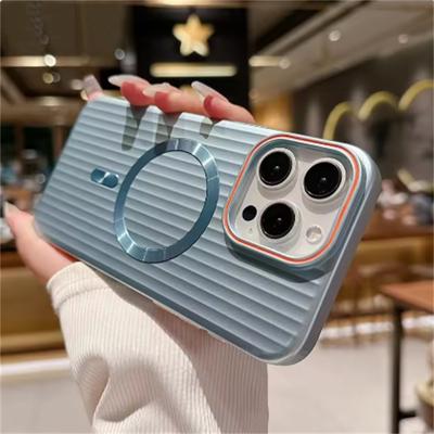 Luxusní matný magnetický kryt na telefon s pruhy pro iPhone 16 15 ProMax 14 Plus 11 12 13 Pro Max Nárazuvzdorný objektiv Tenký Magsafe PC kryt
