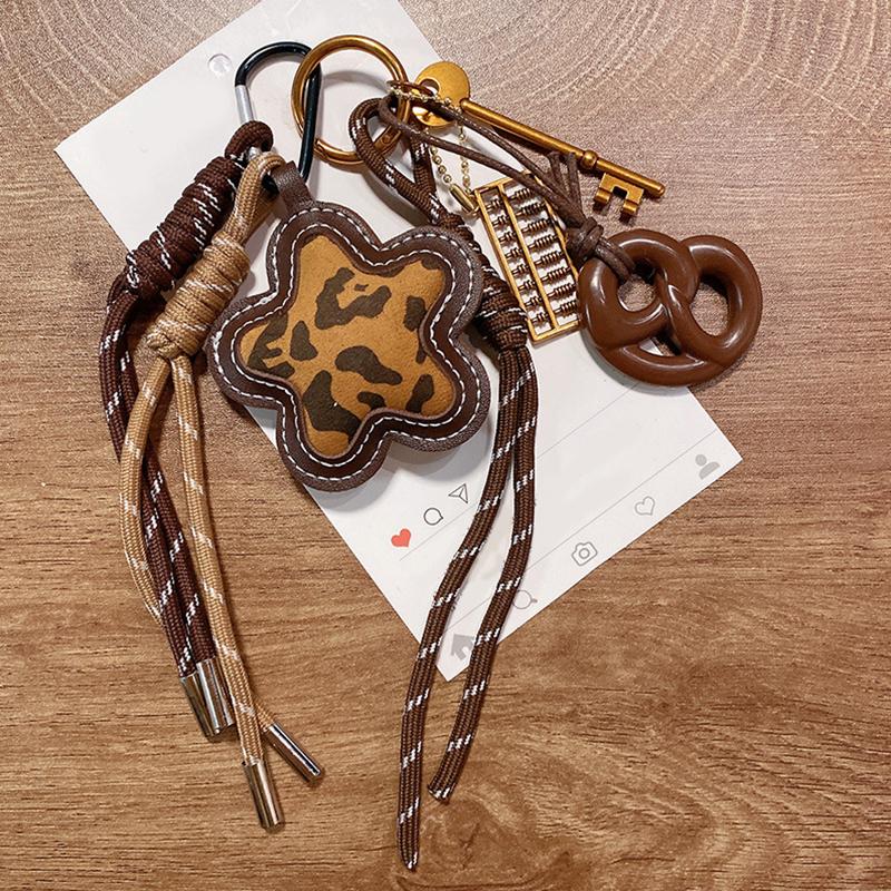 Fashion Starfish Keychain with Cute Balloon Dog Leather Charm Maximalist Braided Rope Bag Ornaments Women's Accessory