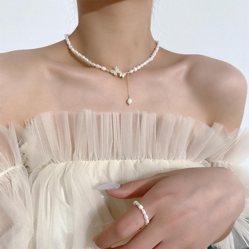 Female Micro Zircon Butterfly Pendant Light Luxury Fashionable and Niche Necklace