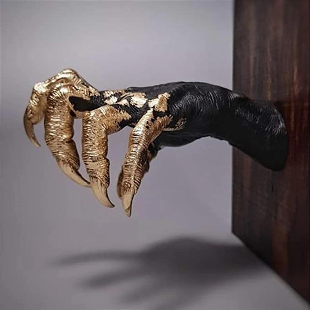 Witch Hand Wall Hanging Wall Hanger Decoration Wall Simulation Devil Hands Statue 3D Freehand Sculpture Resin Decorative Art