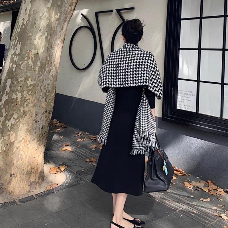 Niche design knitted dress autumn and winter new temperament long-sleeved bottoming skirt