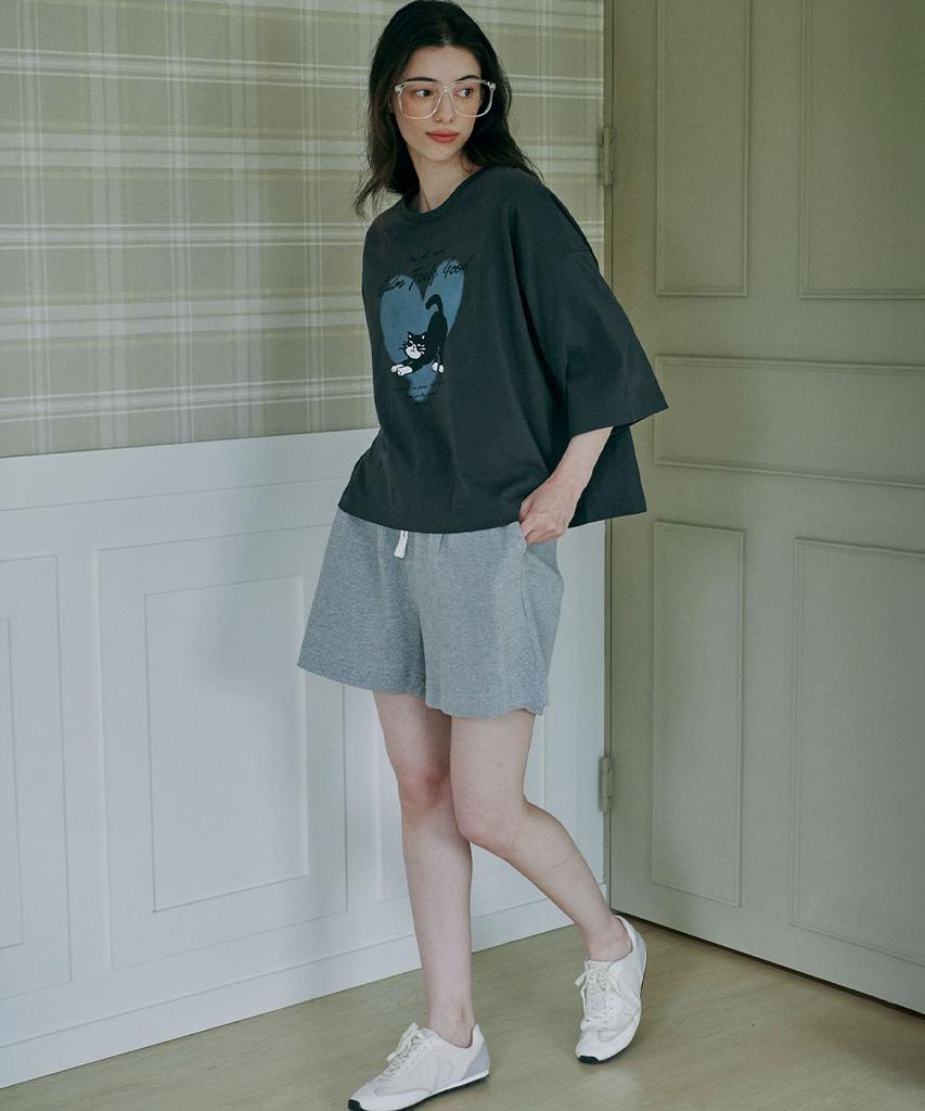 MALOUPE 5219 Heart Cat Graphic T-Shirt (Dark Gray)