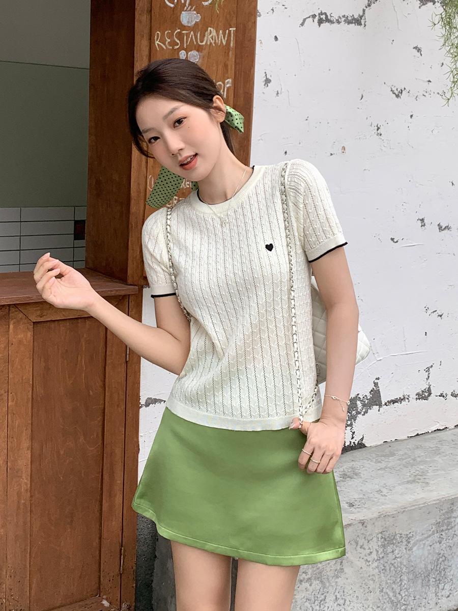 

Sweet contrasting color round neck knitted texture short-sleeved T-shirt women s summer thin comfortable breathable embroidered top One size fits all