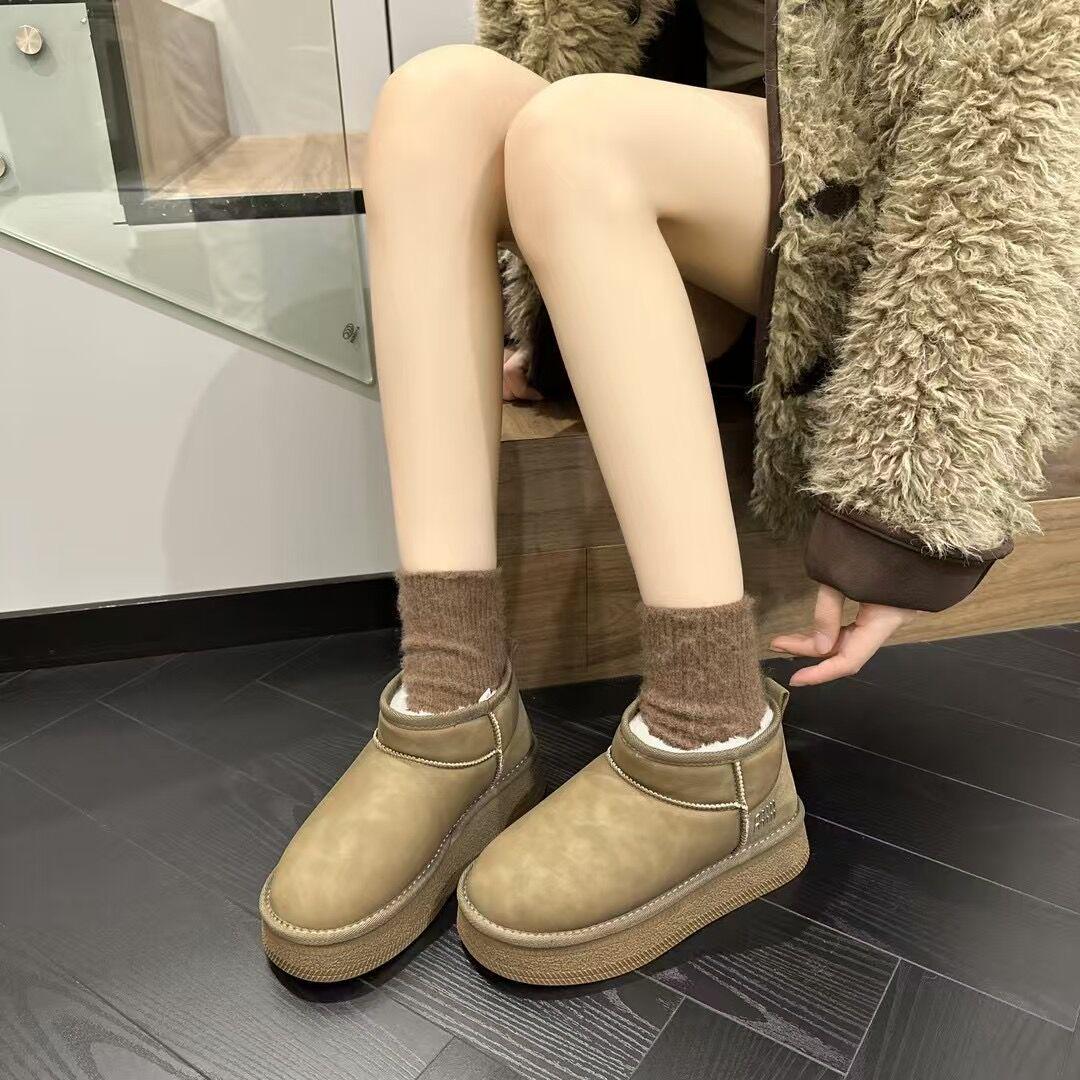 

Модные женские кожаные водонепроницаемые короткие зимние ботинки 2024 года — на толстой подошве, нескользящие, с бархатом, теплые и стильные. 38