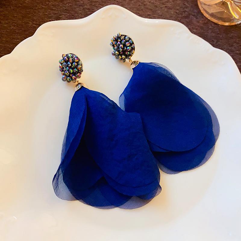 Silver Needle Heart Resin Flower Mesh Earrings: Luxurious, Sweet, Fresh, and Elegant Mori-Style Women's Jewelry