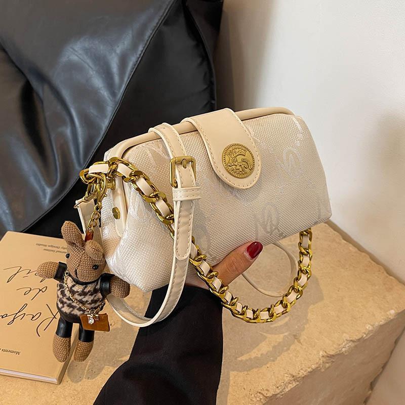 Retro Chain Small Bag for Women, New Summer Trend, Fashionable Crossbody Bag, Popular and Explosive Single Shoulder Small Square Bag