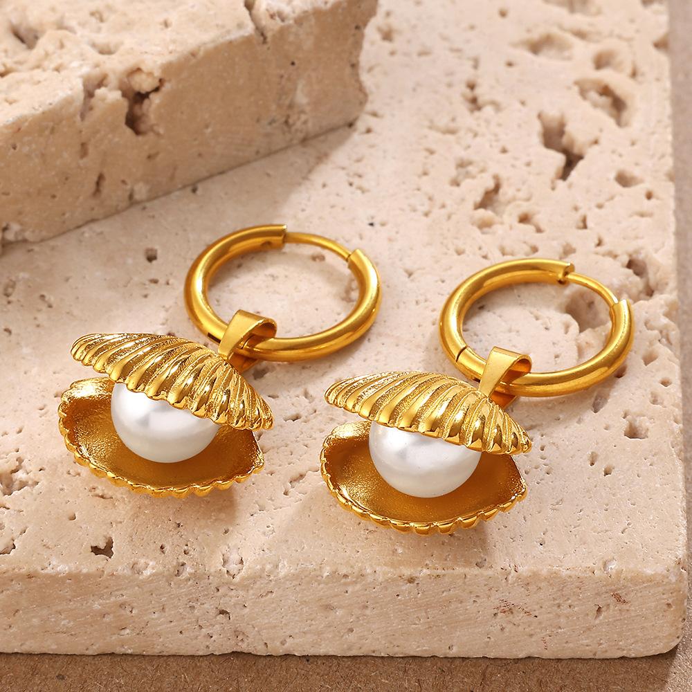 Three-dimensional Imitation Pearl Design Scallop Necklace and Earrings Accessories 18K Gold Plated Shell Set Jewelry