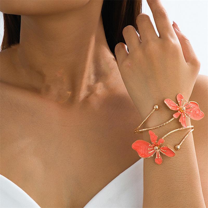 

Vintage Elegant Flower Open Armband Cuff Bracelet For Women Gold Color Metal Floral Bracelets Girl Party Holiday Fashion Jewelry