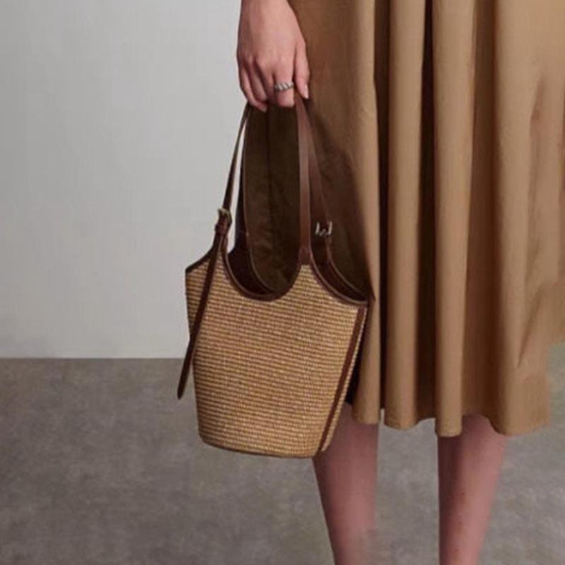 Women's Large Capacity Straw Woven Bucket Bag - 2026 Summer Style