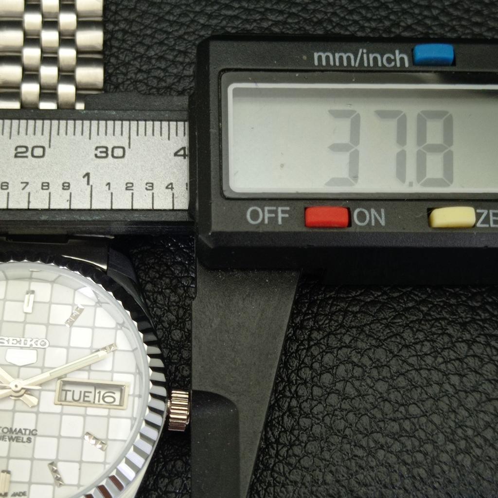 MENS VINTAGE REFURBISHED SEIKO 5 AUTOMATIC JAPAN WHITE DIAL WATCH a440363-9 Sk-a440363-1