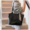 Casual Large-capacity Bag Women's New Popular Versatile Messenger Bag Fashionable Commuter Shoulder Tote Bag
