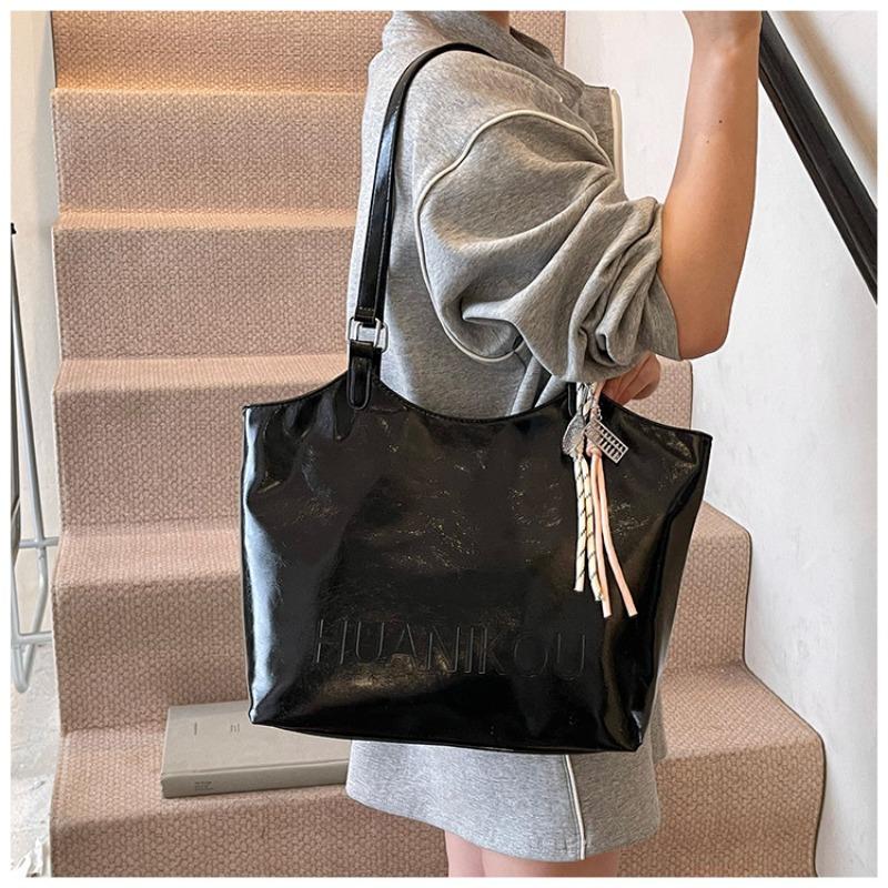 Casual Large-capacity Bag Women's New Popular Versatile Messenger Bag Fashionable Commuter Shoulder Tote Bag