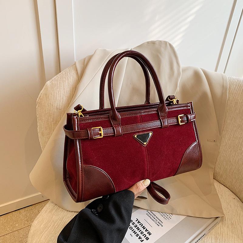 

High-Capacity Retro Women s Tote: Fashionable, Versatile Shoulder Handbag красный