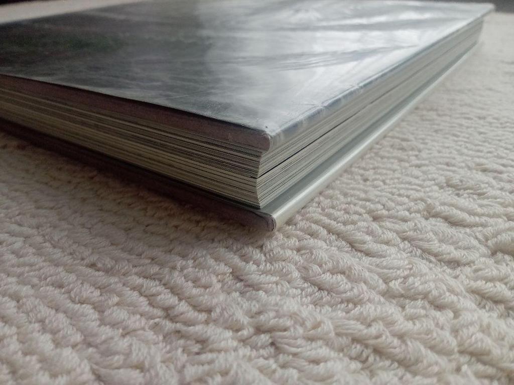 [USED] Photobook: Hidden Beauty Microworlds Revealed