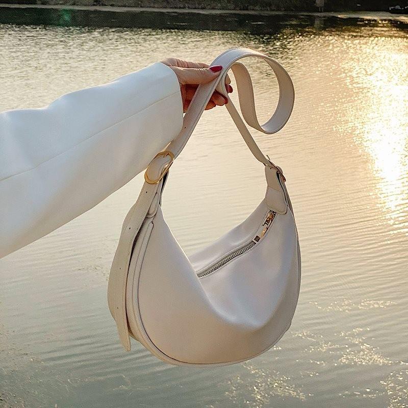 Chic Lightweight Small Shoulder Bag Perfect For Summer Casual Outings In Various Colors