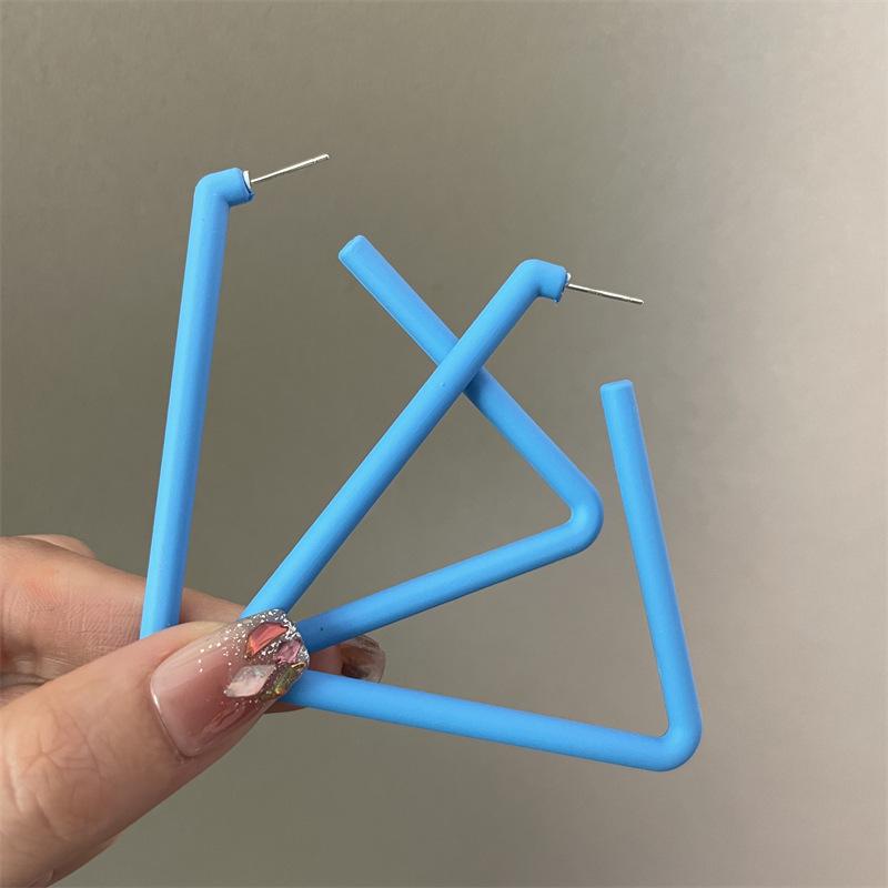 New Color-expanding Triangular Rubber Paint Texture Personalized Earrings for Women