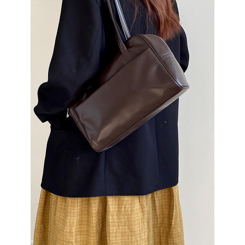 Ielgy Autumn Winter Retro Commuter Large-Capacity One-Shoulder Tote Bag