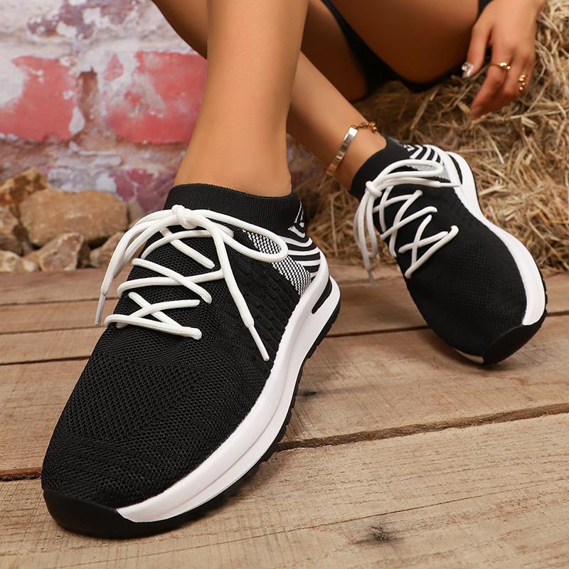 Fashion 2025 Fashion Black White Striped Running Shoes for Women Brearthable Mesh Knitted Sneakers Woman Anti Slip Casual Sports Shoes