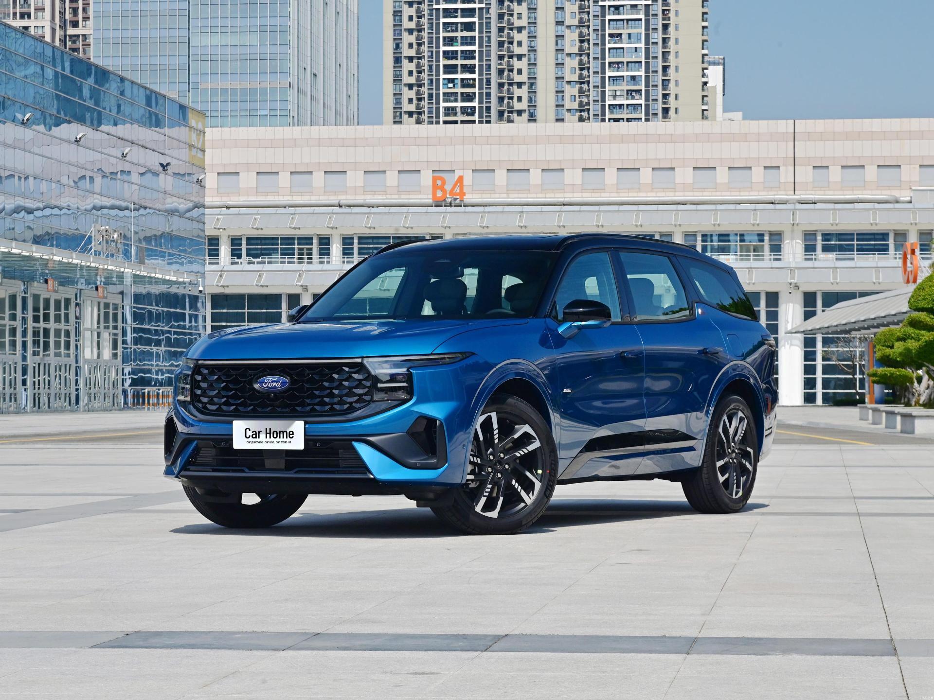 

2023 Ford Edge L Hybrid Soft Front & Rear Tire Mudguards