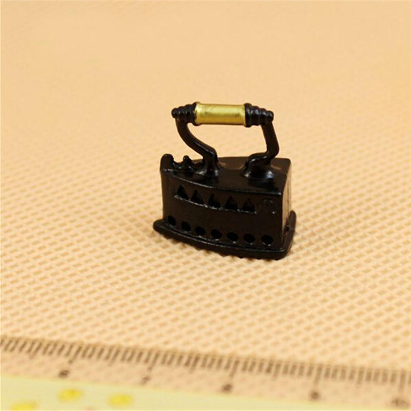 1Zestaw 1:12 Skala Domek dla lalek Miniatura Żelazko Z Deską Do Prasowania Zestaw Do Udawania Zabawy