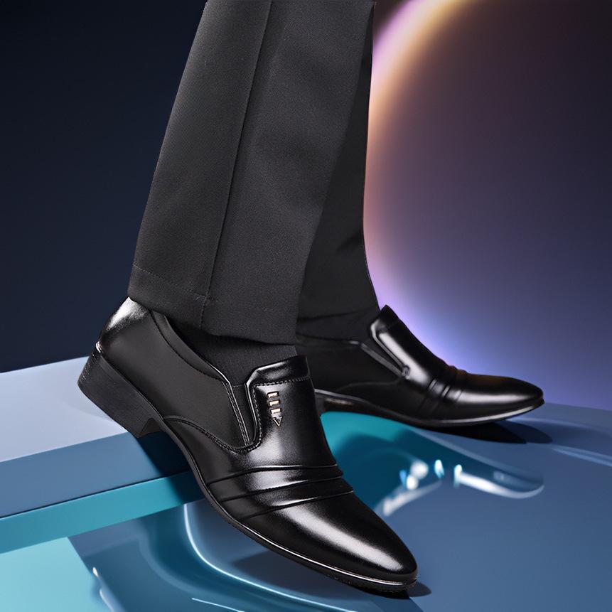 Pánské kožené společenské boty nadměrné velikosti na podzim 2024 s britskou špičkou