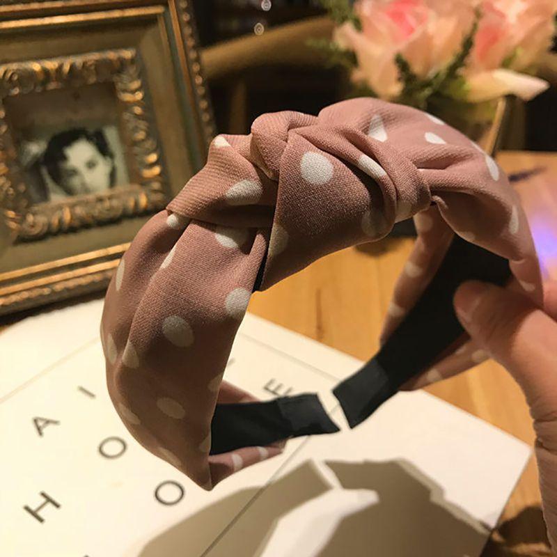 Stylish Women's Cute Hair Band With Twist Band And Wide Brimmed Design For Effortless Chic