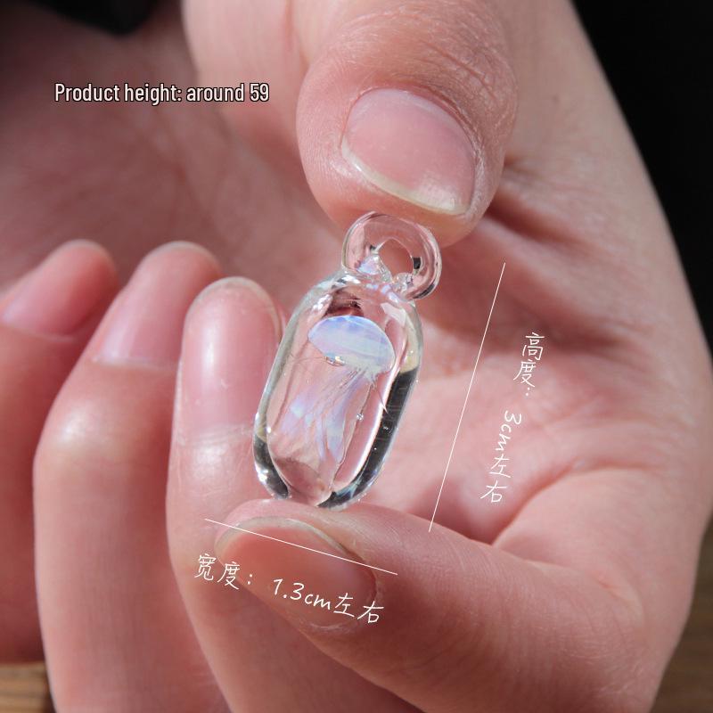 Náhrdelník s medúzou z lapisu lazuli: Dámský ručně vyrobený přívěsek z ryzího stříbra 925 se skleněným křišťálem - Lehký luxusní dárek k narozeninám